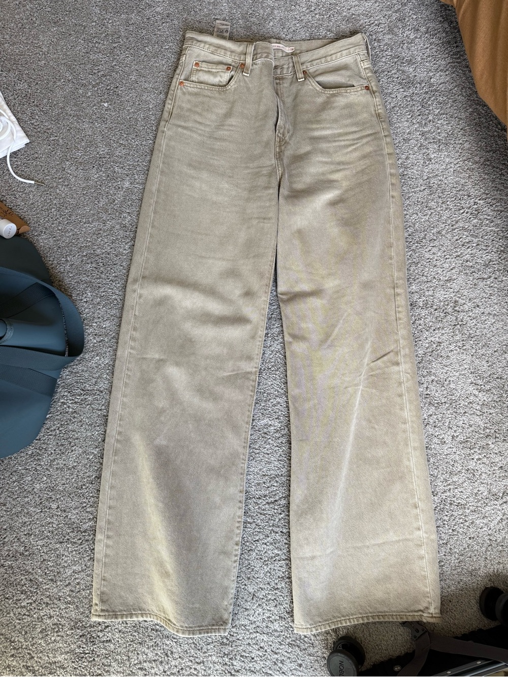 Levi's Straight-Leg Women's Jeans in Light Khaki